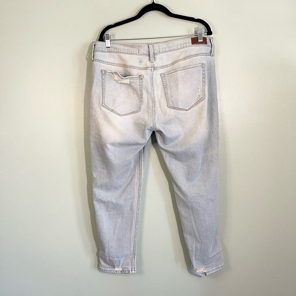 HOLLISTER Women's Blue Distressed Low-Rise Cropped Boyfriend Denim Jeans Size 15 - Picture 2 of 10